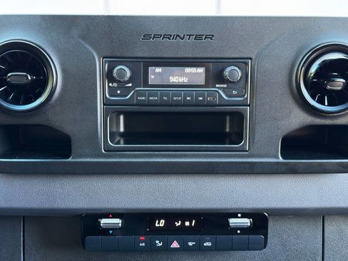 Used 2024 Mercedes-Benz Sprinter 3500 image 21