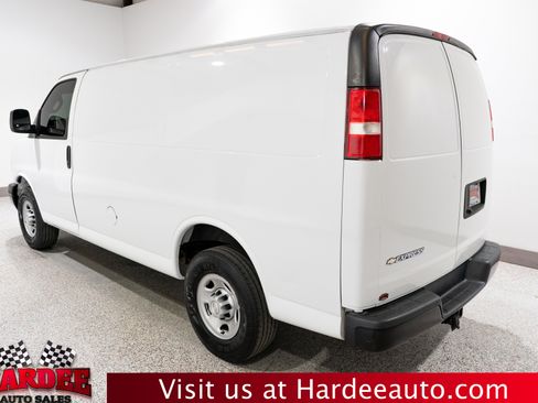 Used 2018 Chevrolet Express 2500 w/ Driver Convenience Package RWD image 3