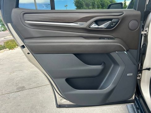 Used 2021 GMC Yukon Denali w/ Advanced Technology Package AWD/4WD image 23