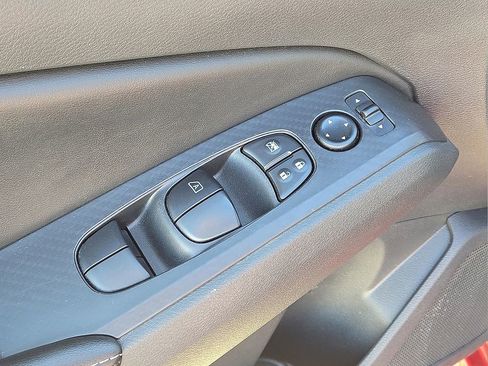 Used 2024 Nissan Altima 2.5 SV image 22