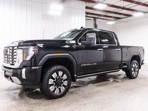 Used 2024 GMC Sierra 2500 Denali w/ Denali Reserve Package image 3