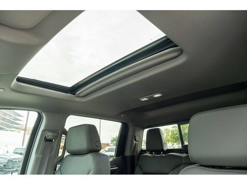 New 2026 GMC Sierra 1500 SLT w/ SLT Premium Plus Package AWD/4WD image 16