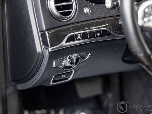 Used 2019 Mercedes-Benz S 560 Sedan image 21