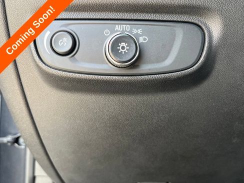 Used 2022 Chevrolet Equinox LS FWD image 19
