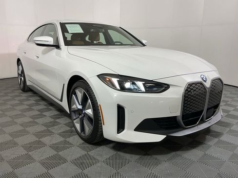 Certified 2025 BMW i4 eDrive40 w/ Premium Package image 4