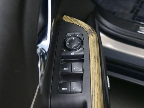 Used 2019 GMC Acadia Denali w/ Technology Package image 11