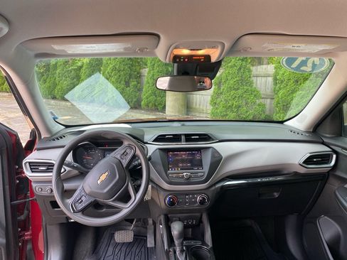 Used 2021 Chevrolet TrailBlazer LS FWD image 17
