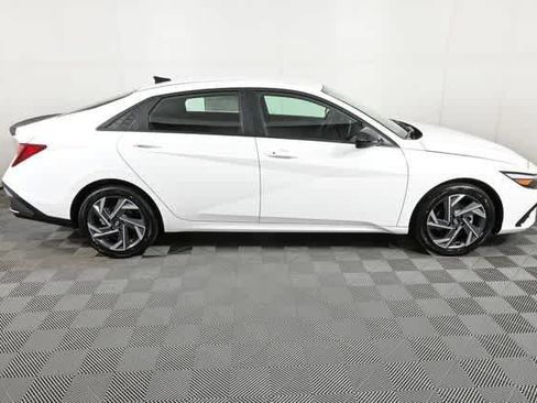 New 2026 Hyundai Elantra Sport image 9