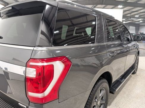 Used 2020 Ford Expedition XLT w/ FX4 Off-Road Package image 3