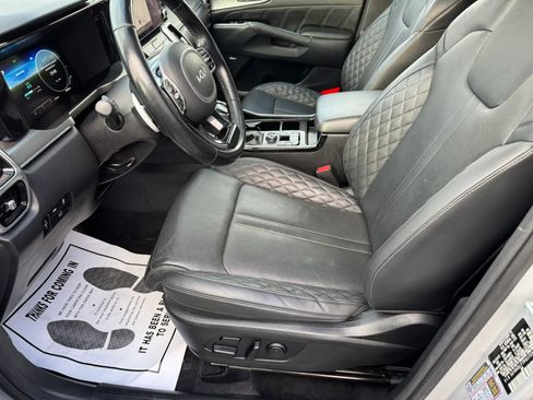 Used 2023 Kia Sorento SX AWD/4WD image 30