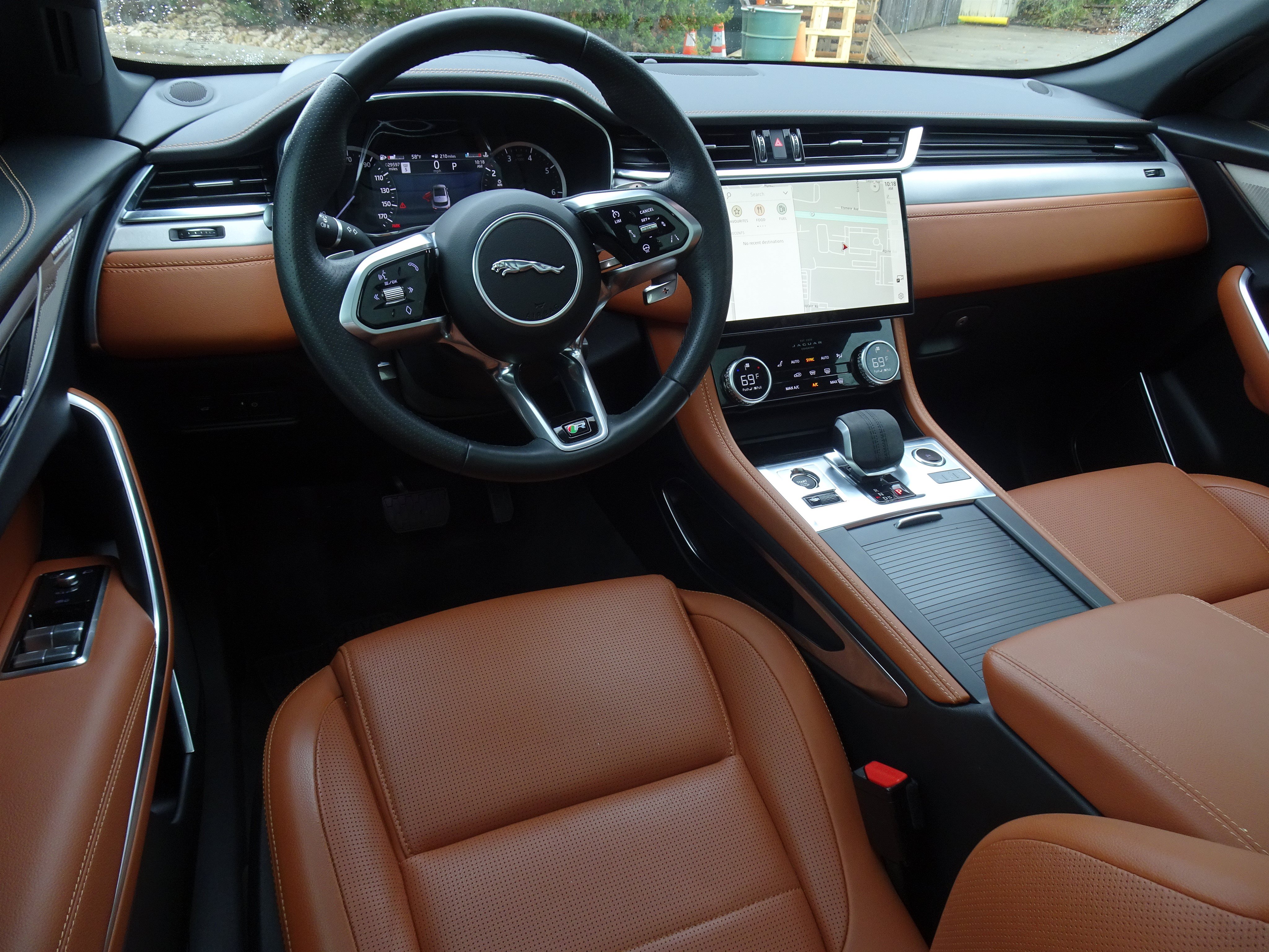 Certified 2023 Jaguar F-PACE R-Dynamic S AWD/4WD image 18