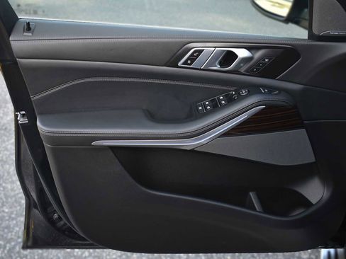 Used 2026 BMW X5 xDrive40i image 32