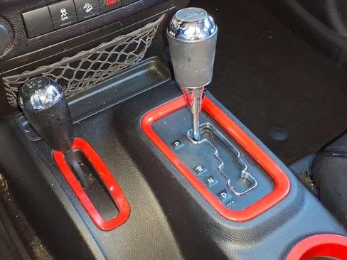 Used 2016 Jeep Wrangler Unlimited Sport image 14