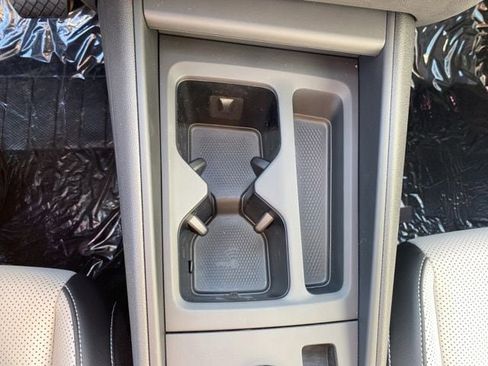 New 2025 Volkswagen Tiguan SE w/ Panoramic Sunroof Package image 35