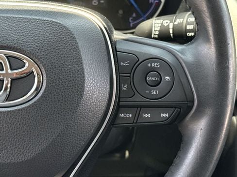 Used 2020 Toyota RAV4 Limited AWD/4WD image 16