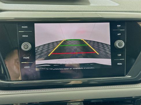 Used 2022 Volkswagen Taos SEL w/ Panoramic Sunroof Package FWD image 23