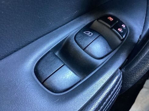 Used 2016 Nissan Rogue S w/ Appearance Package image 18