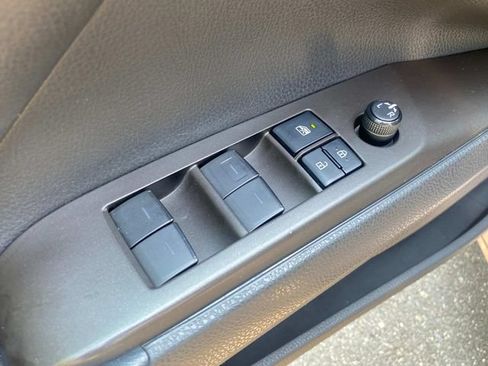 Used 2021 Toyota Camry SE FWD image 13