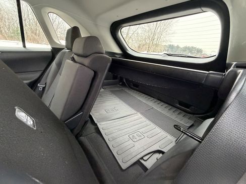 Used 2019 Toyota RAV4 LE image 32