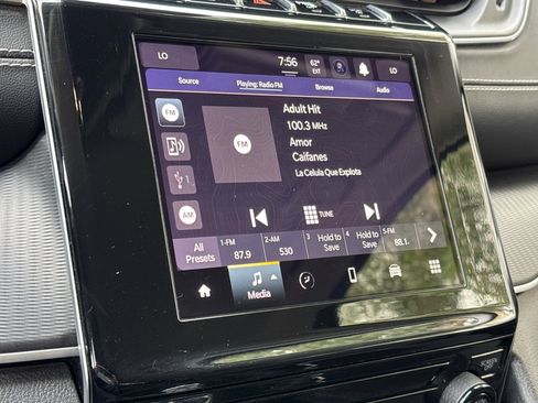 Used 2023 Jeep Grand Cherokee Laredo image 21