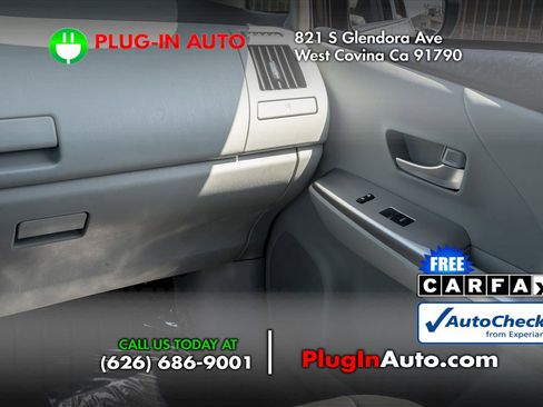 Used 2012 Toyota Prius V Five image 16