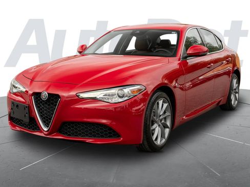 Used 2020 Alfa Romeo Giulia AWD w/ Cold Weather Package image 5
