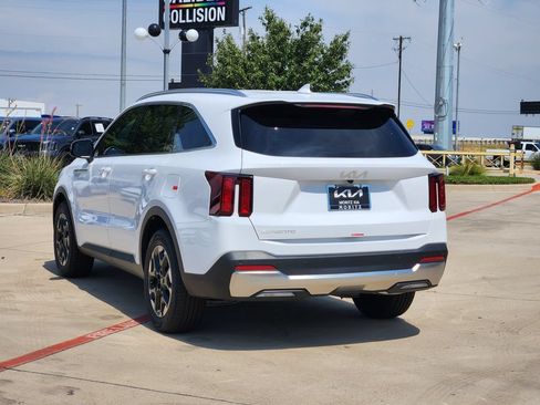 New 2026 Kia Sorento S FWD image 4