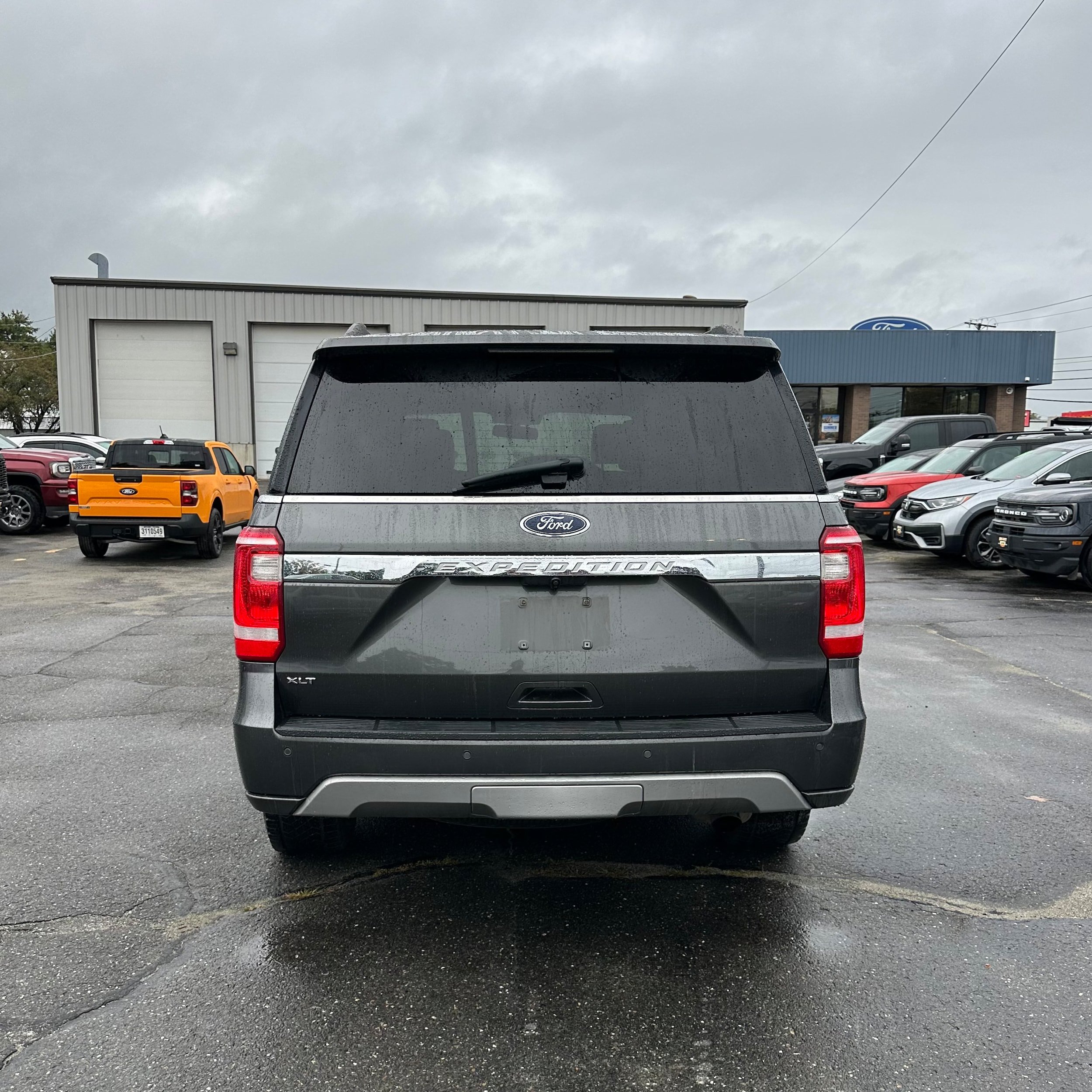 Used 2021 Ford Expedition XLT AWD/4WD image 6
