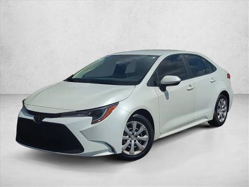 Used 2021 Toyota Corolla LE image 1