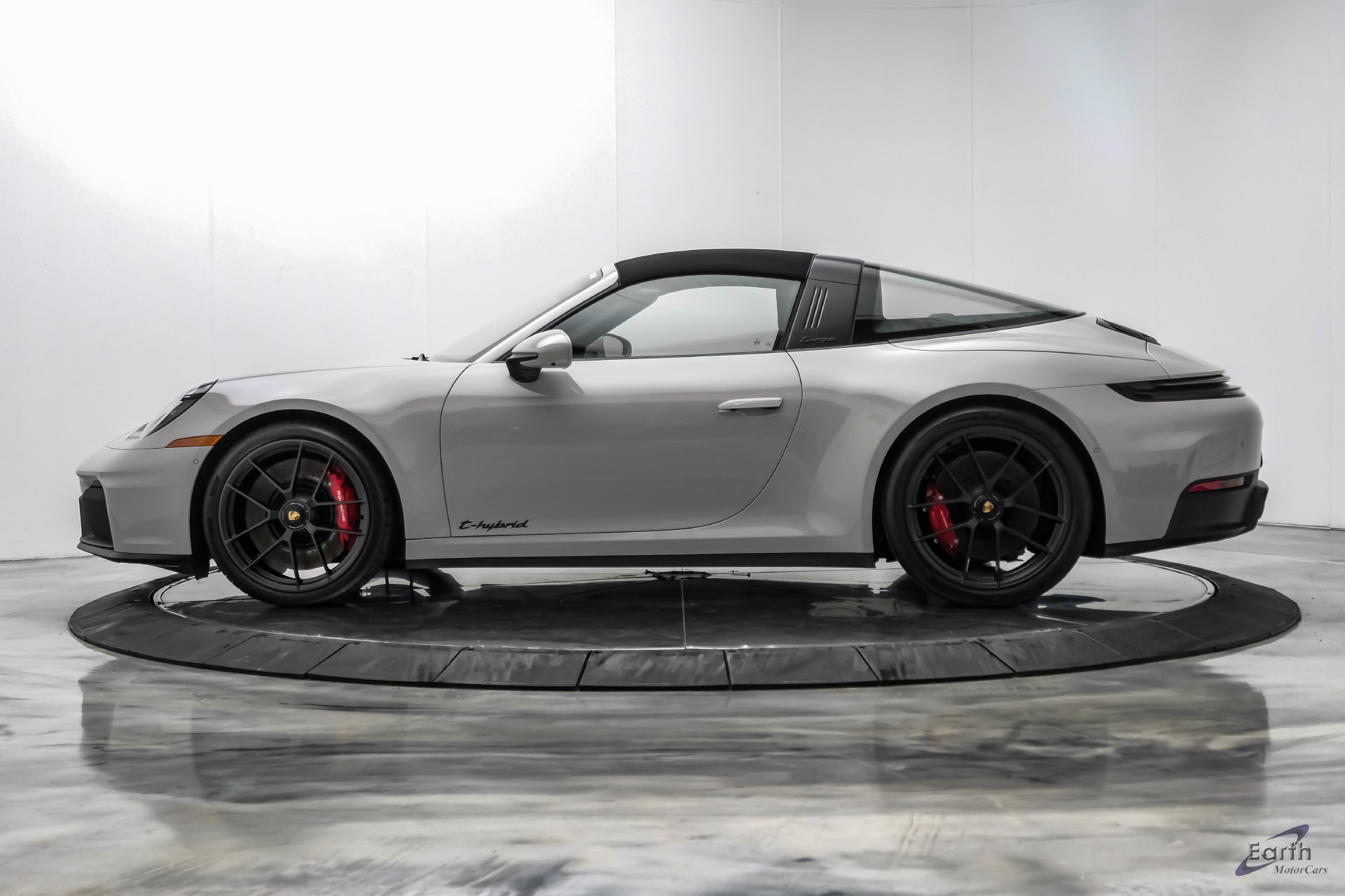 Used 2025 Porsche 911 Targa 4 GTS AWD/4WD image 9