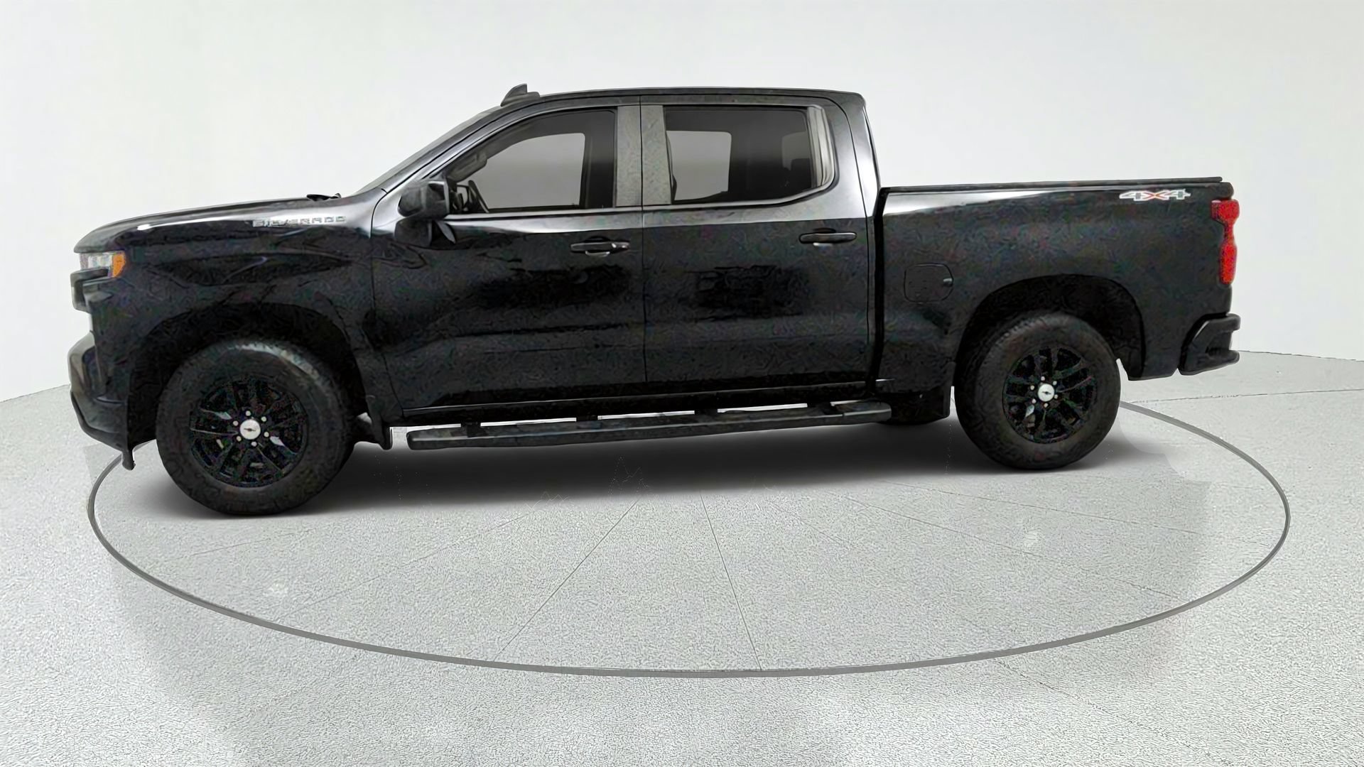 Used 2021 Chevrolet Silverado 1500 RST w/ Bed Protection Package AWD/4WD image 2
