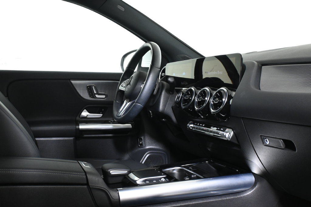 Certified 2023 Mercedes-Benz GLA 250 4MATIC image 32