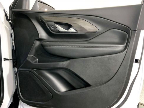 Used 2024 GMC Terrain SLE image 24