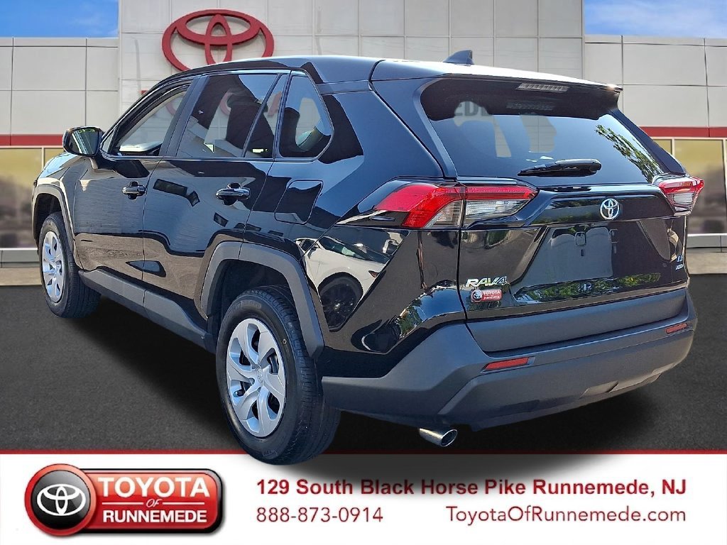 Certified 2025 Toyota RAV4 LE AWD/4WD image 4