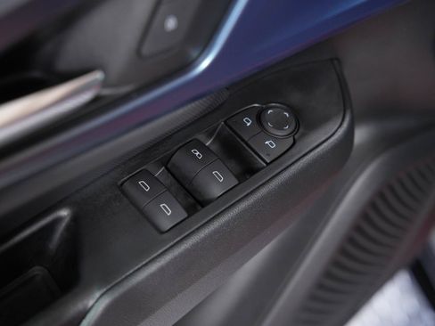 Used 2024 Chevrolet Equinox EV LT FWD image 28