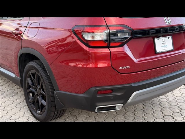 Certified 2025 Honda Pilot Touring image 18