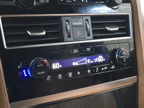 Used 2023 INFINITI QX80 Sensory w/ All-Season Package AWD/4WD image 32