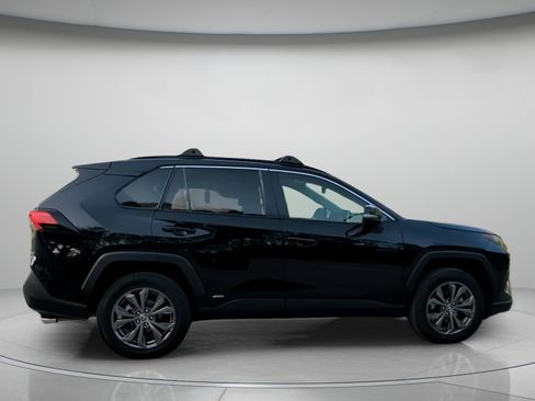 Used 2023 Toyota RAV4 XLE Premium AWD/4WD image 31
