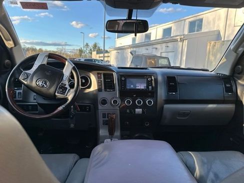 Used 2016 Toyota Sequoia Platinum AWD/4WD image 18