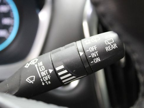 Used 2021 Chevrolet Traverse LT w/ LPO, Cargo Package image 33