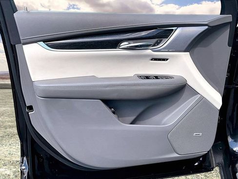 Used 2023 Cadillac XT6 Premium Luxury w/ Technology Package image 20