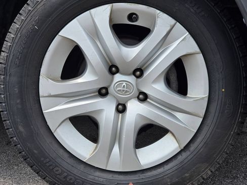Used 2013 Toyota RAV4 LE AWD/4WD image 19