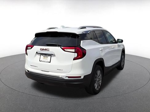 Used 2024 GMC Terrain SLT AWD/4WD image 15