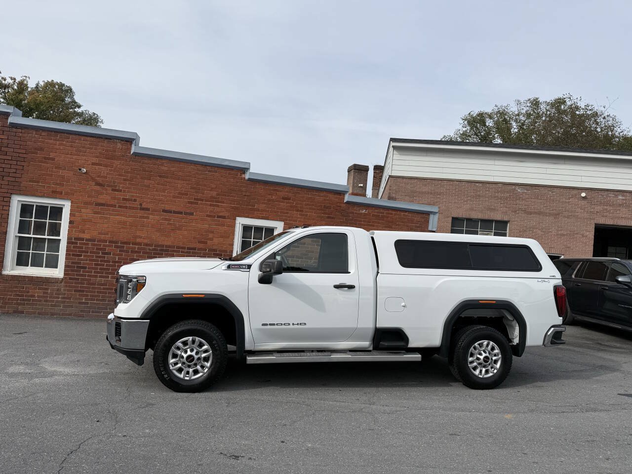 Used 2020 GMC Sierra 2500 4x4 Regular Cab w/ Convenience Package image 1