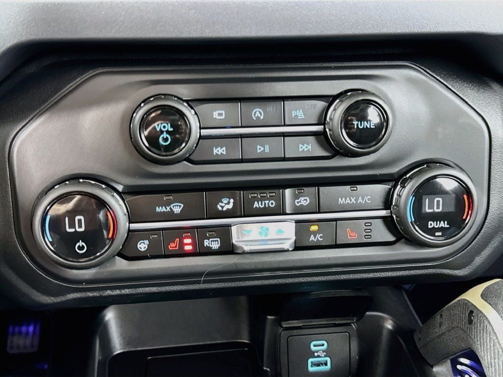 Used 2025 Ford Bronco Badlands AWD/4WD image 20