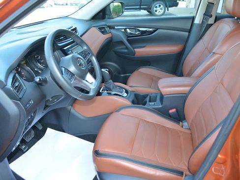 Used 2017 Nissan Rogue SL w/ SL Premium Package AWD/4WD image 12