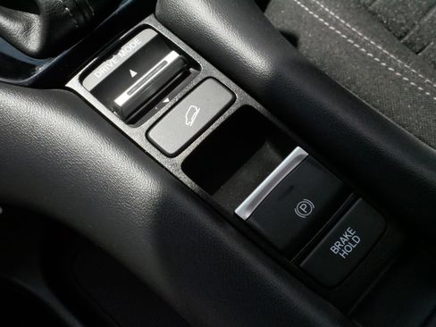 Certified 2025 Honda HR-V LX image 26