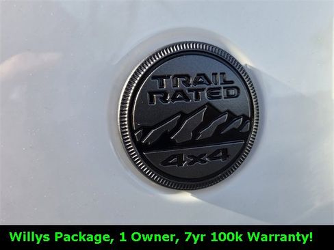 Certified 2024 Jeep Gladiator Sport image 13