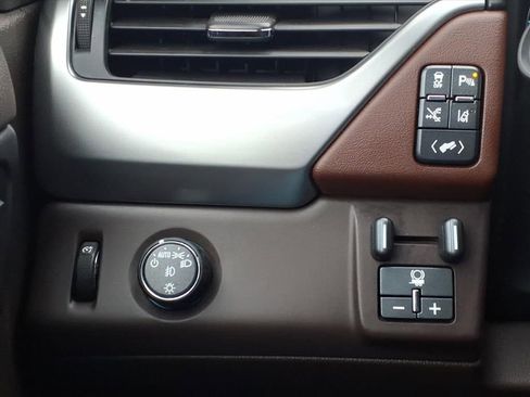 Used 2015 Chevrolet Tahoe LTZ image 31