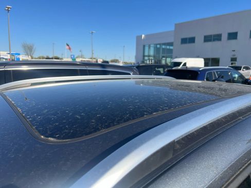 Used 2023 Volkswagen Taos SE w/ Panoramic Sunroof Package AWD/4WD image 8